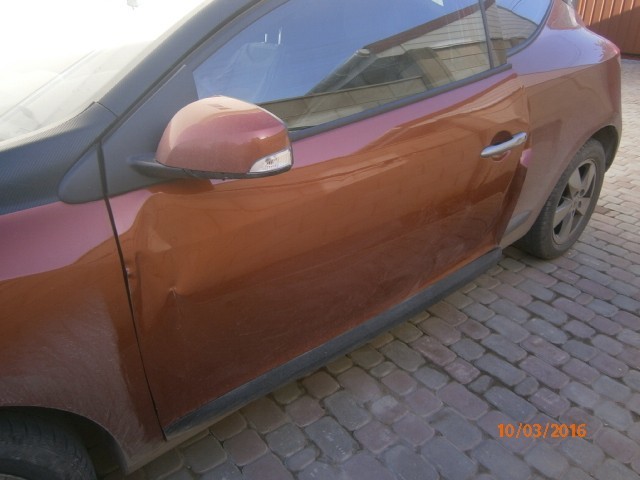 Дверь левая - железо Renault Megane 3  2010 купе 2.0 Бензин Симферополь