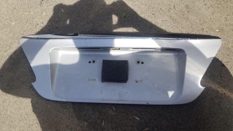 Накладка крышки багажника es 350 Lexus ES  2009 3.5 Бензин 