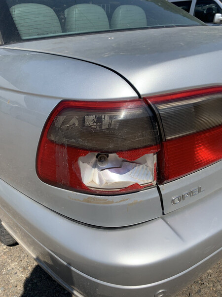 Задние фонари Opel Omega б 2002 г.  3.2 л бензин