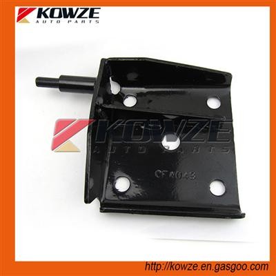 Кронштейн заднего моста Mitsubishi L 200  2005 2.5 Дизель Киев