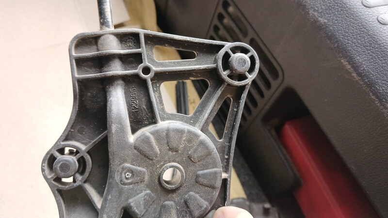 Стеклоподъемник передній правий Skoda Fabia 3  2016 хэтчбек 1.0 Бензин Луцк