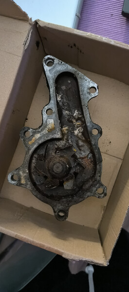 Помпа Isuzu Aska  1986 2.0 Дизель Черкаси