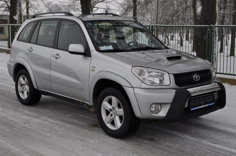 Накладка бампера Toyota RAV4 2005 р.  2.0 л дизель Львів