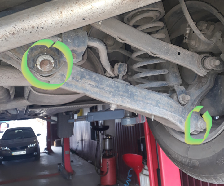 Сайленблоки на задний рычаг Hyundai i30  2012 хетчбек 1.4 Дизель 