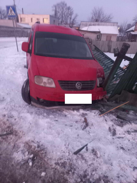 Фара передняя Volkswagen Caddy 3 купе 2009 г.