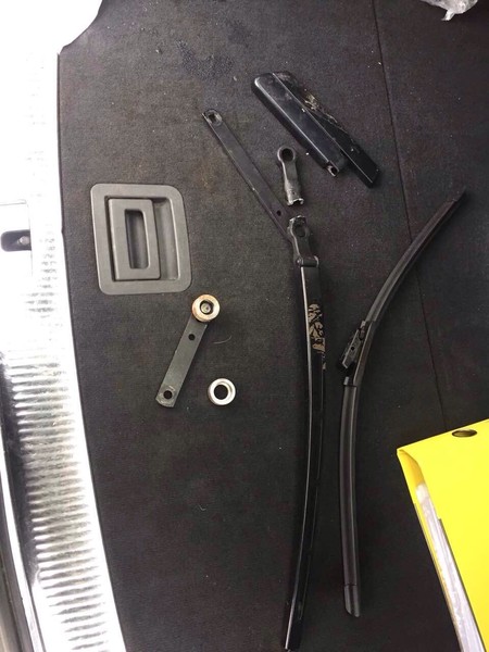 Рычаг дворника Audi Q7 2009 г.  3.0 л дизель Киев