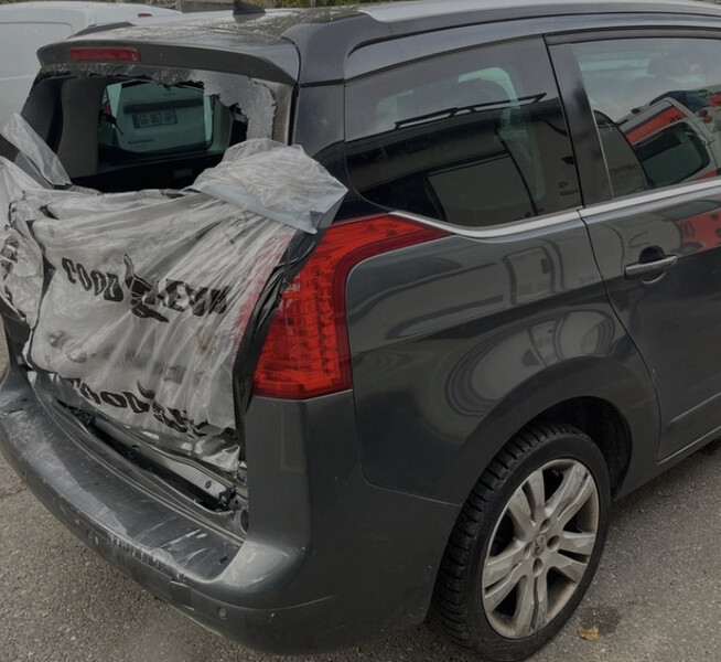 Задняя ляда Peugeot 5008  2011 универсал 1.6 Бензин Луцк