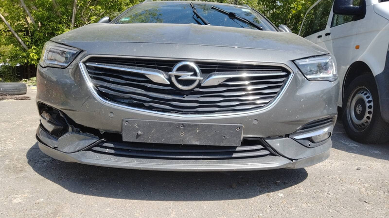 Решетка радиатора Opel Insignia B  2019 универсал 1.6 Дизель Львов