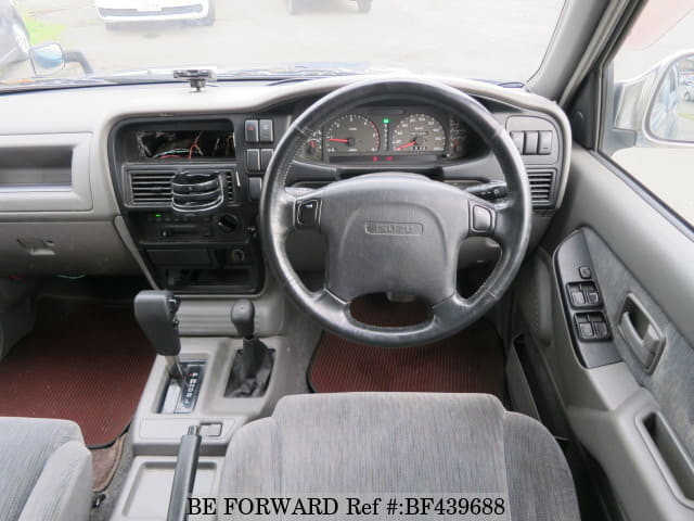 Накладка приборной панели isuzu wizard (ucs69) Isuzu Trooper  1997 3.1 Дизель Черноморск