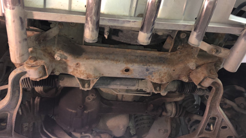 Балка передняя Suzuki Grand Vitara  2003 2.5 Дизель Одесса