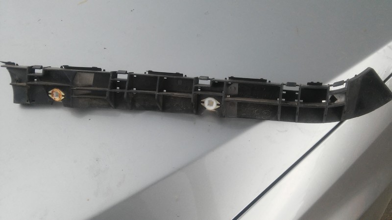 Направляйка бампера ліва задня Subaru Forester универсал 2008 г.  2.0 л бензин Киев