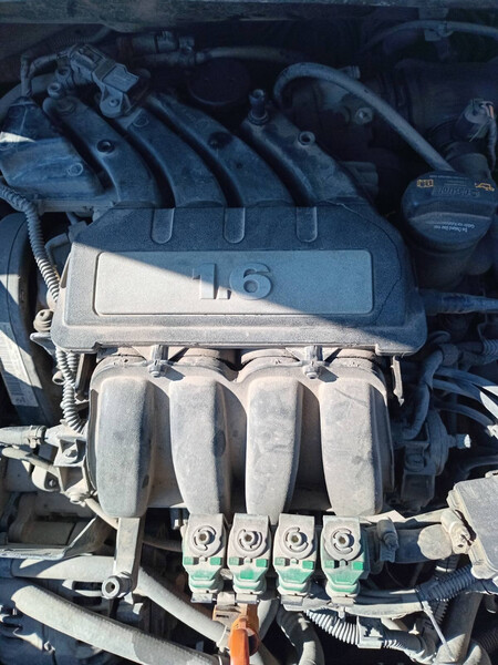Кришка випускного колектора Volkswagen Caddy 3  2008 универсал 1.6 Бензин Львов
