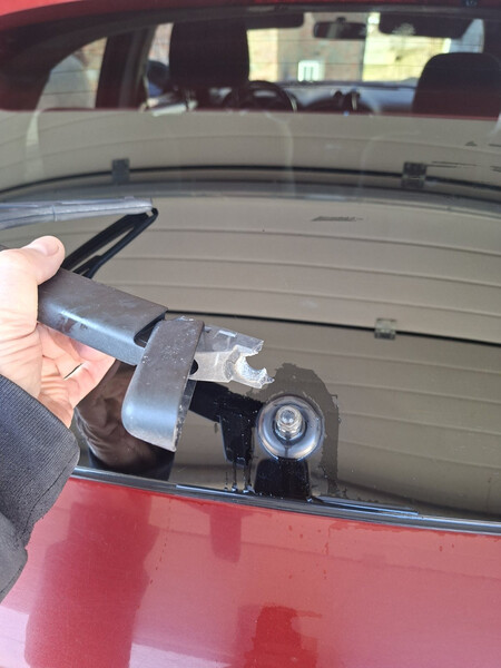 Рычаг дворника Nissan Juke  2012 хэтчбек 1.4 Бензин Винница