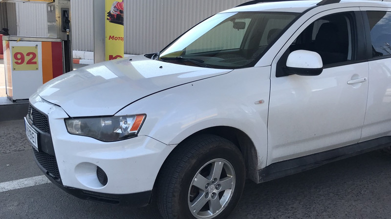 Крыло переднее правое бампер передний голый Mitsubishi Outlander XL  2010 2.4 Бензин Киев