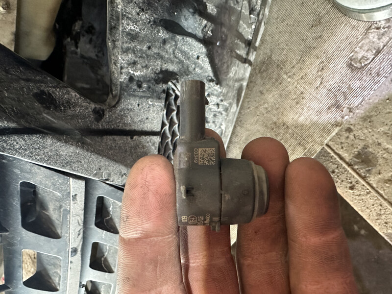 Датчик парктроника A2215420417   Mercedes CL-Class, Mercedes E-Class, Mercedes GLK-Class, Mercedes M-Class, Mercedes S-Class, Mercedes Sprinter, Volkswagen Crafter, Volkswagen Kafer