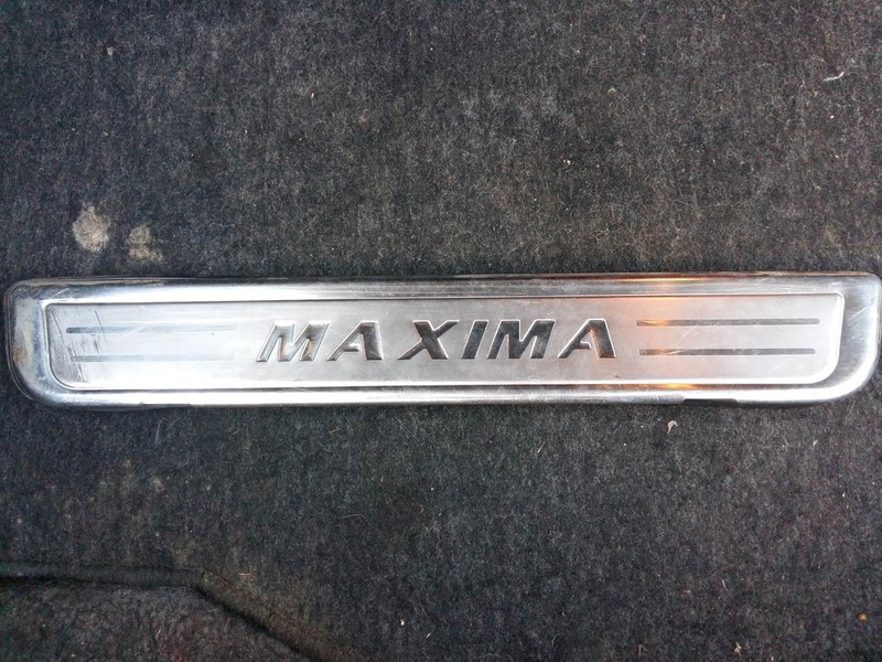 Накладки хромированные на задний порог Nissan Maxima A33  2002 3.0 Бензин 