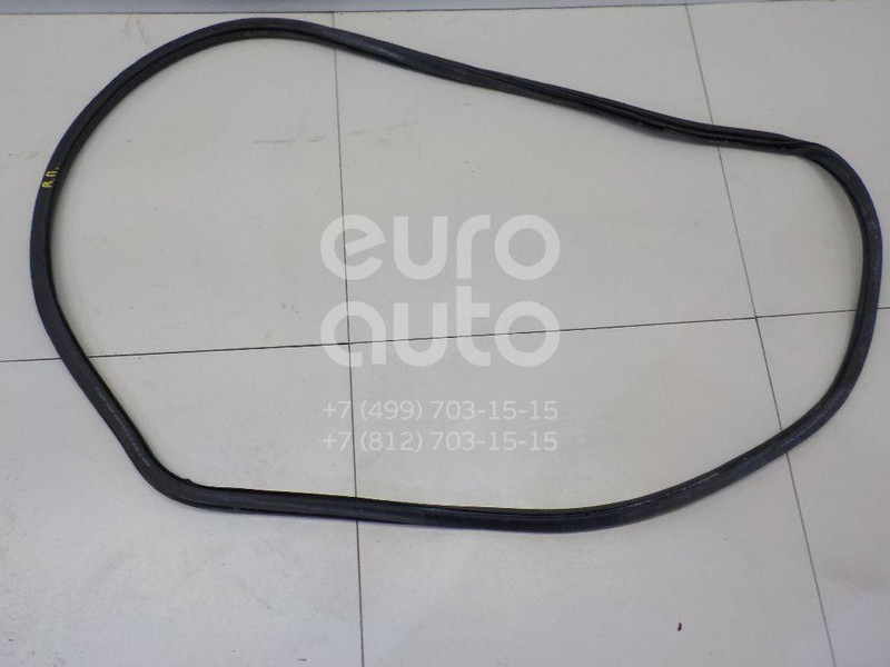 Уплотнитель передней двери Volkswagen Polo 5 2012 г.  1.6 л бензин Винница