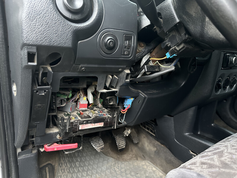 Кришка на запобіжники Citroen Berlingo  2007 1.6 Дизель Тересва