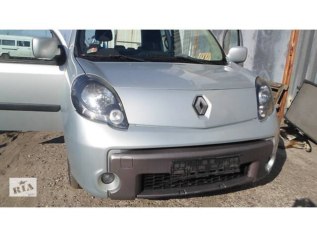 Бампер передний 8200665628   Renault Kangoo