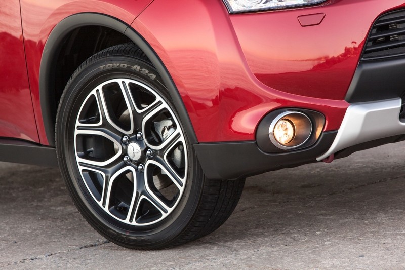 Шины зимние Mitsubishi Outlander 3 2014 г.  Ровно