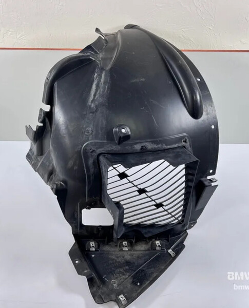 Підкрилок передній лівий з воздуховодом BMW X5 E70  2012 3.5 Бензин 