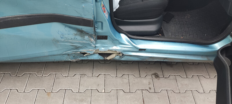 Поріг з центральною стійкою Skoda Roomster  2010 универсал 1.6 Бензин Винница