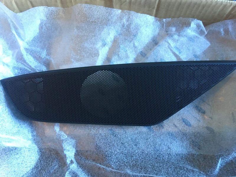 Решётка центрального динамика Ford Focus 3  2016 2.0 Бензин 