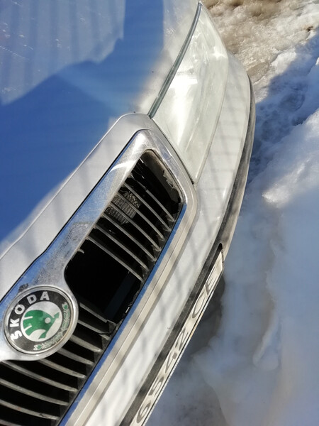 Решетка радиатора Skoda Octavia Tour хэтчбек 2007 г.  1.6 л бензин Дрогобыч