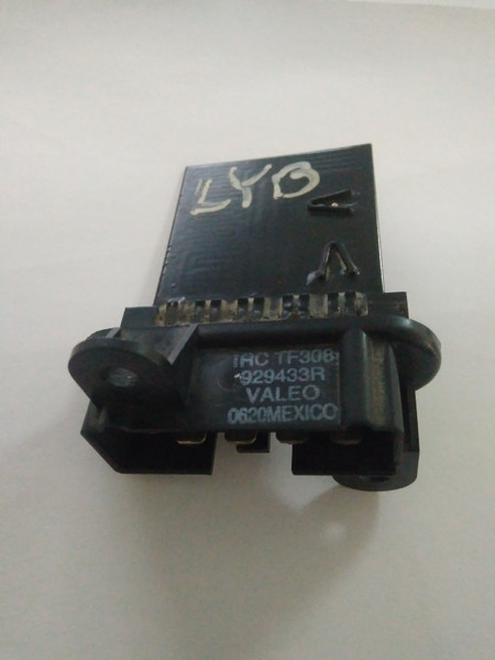 Резистор вентилятора обігрівача Jeep Cherokee  2001 2.5 Дизель 