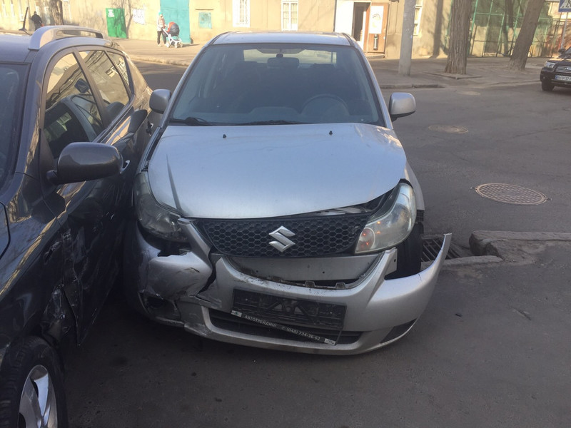 Бампер передній Suzuki SX4  2008 1.5 Бензин 