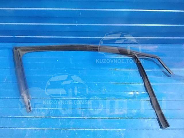 Уплотнитель стекла двери Volkswagen Polo 5 2012 г.  1.6 л бензин Винница