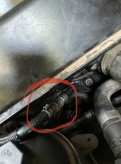 Трубка обратки топлива с клапаном BMW X3 E86  2006 3.0 Дизель 