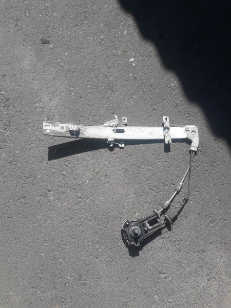 Склопідйомник лівий передній Mazda 323  1991 1.7 Дизель 