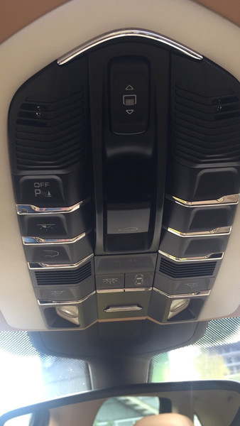 Консоль Porsche Cayenne 2013 г.  Киев