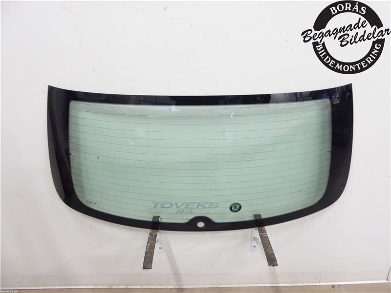Стекло ляды 5J9 845 049D   Skoda Fabia