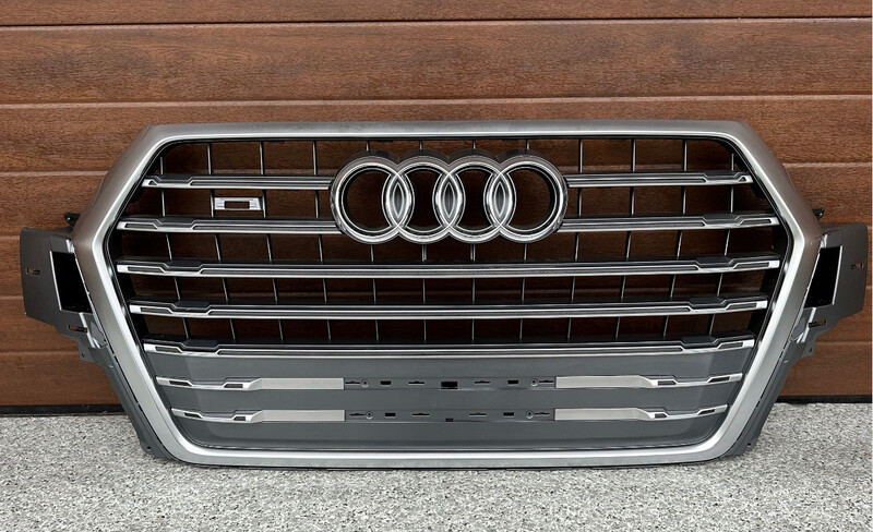 Решетка передняя 4M0853651B CKL   Audi Q7