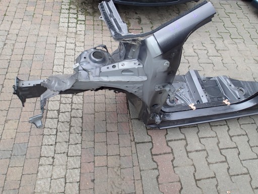 Четверть кузова передняя левая Toyota Yaris  2012 хэтчбек 1.4 Бензин Киев