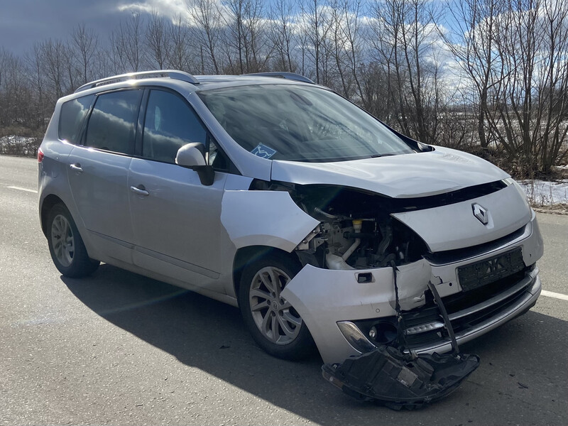 Бампер передний Renault Grand Scenic 3  2012 универсал 1.5 Дизель Бровары