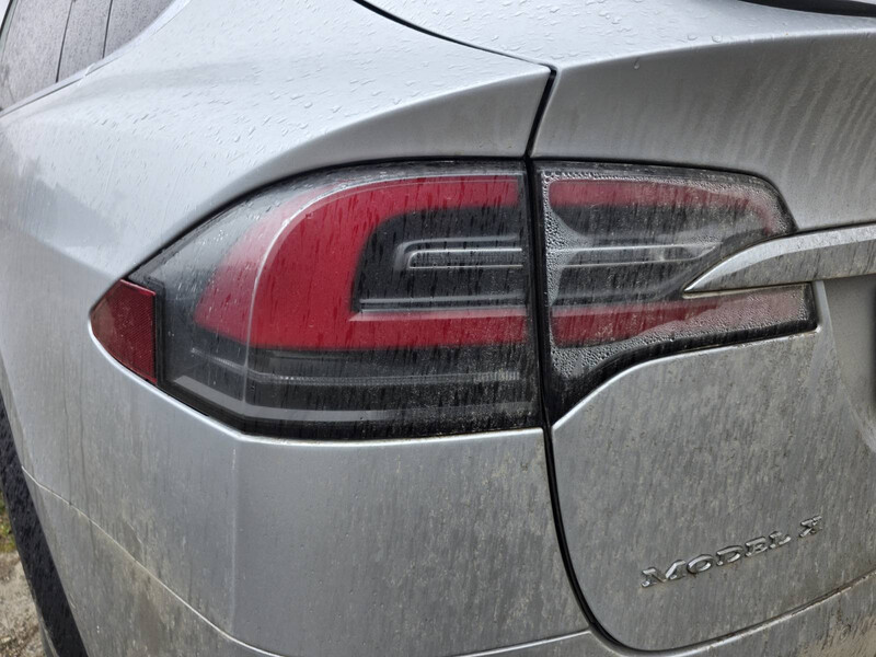 Задние фонари внутренние Tesla Model X  2017 2.2 Электро 