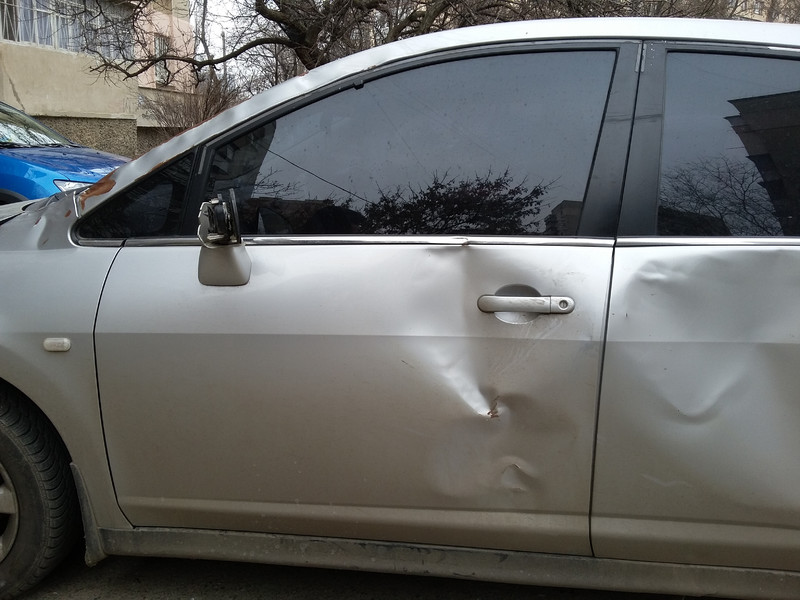 Двері передні ліві голі Nissan Tiida C11  2008 1.6 Бензин 