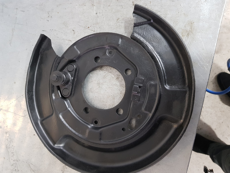 Защита барабана, кожух Lexus RX 400h 2008 г.  3.3 л гибрид Винница