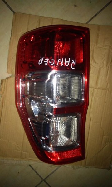 Фонарь задний левый Ford Ranger 2014 г.  1.0 л бензин Ровно