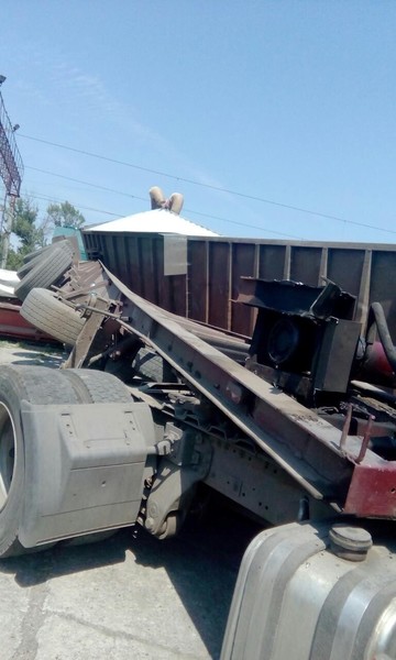 Рама под контейнер Renault Magnum 2003 г.  Полтава