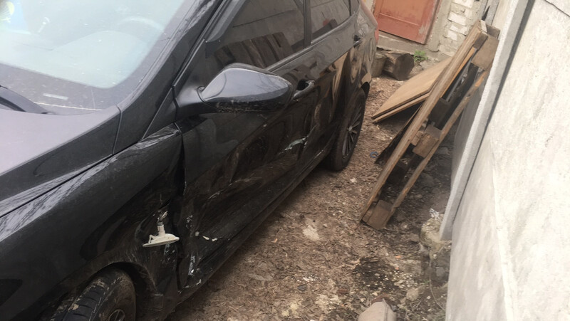 Дверь водительская и крыло Hyundai Accent  2012 1.6 Бензин 