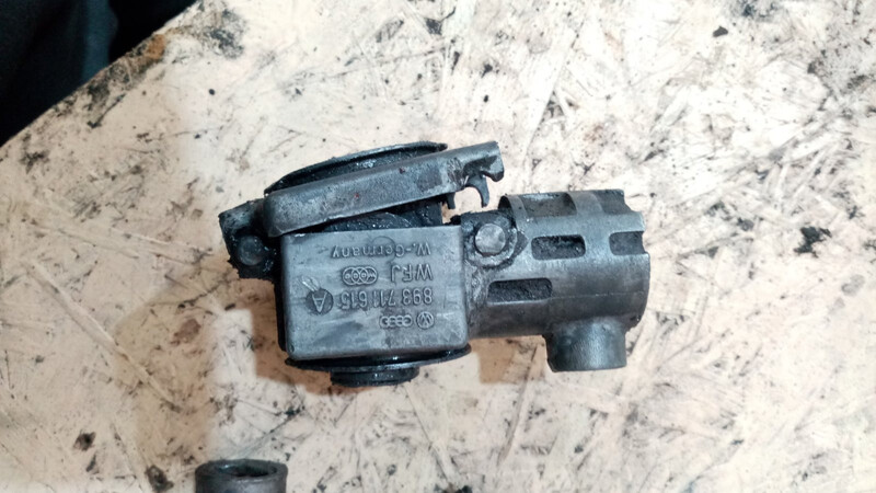 Карданчик кпп Audi 80 B3 1989  Бензин 