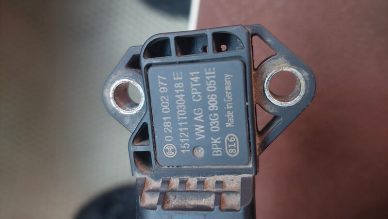 Датчик температури повітря га вході Volkswagen Passat B7  2011 універсал 2.0 Дизель 