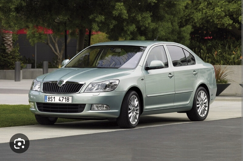 Решетка радиатора Skoda Octavia A5 2012 г.  2.0 л дизель Луцк