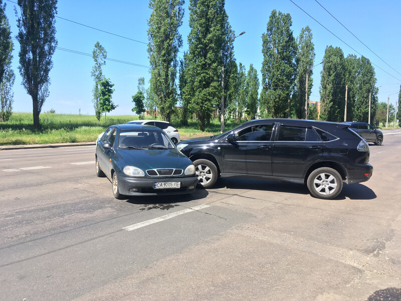 Фара передня ліва Toyota Harrier  2005 2.4 Бензин Черкаси