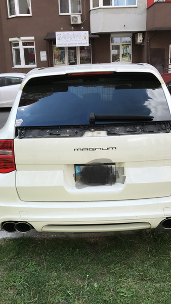 Задняя накладка на крышку багажника с камерой Porsche Cayenne  2007 3.6 Бензин Киев