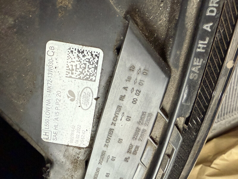 Фара передняя Land Rover Discovery Sport 2022 г.  2.0 л бензин Киев